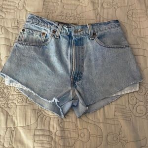Levi shorts 26